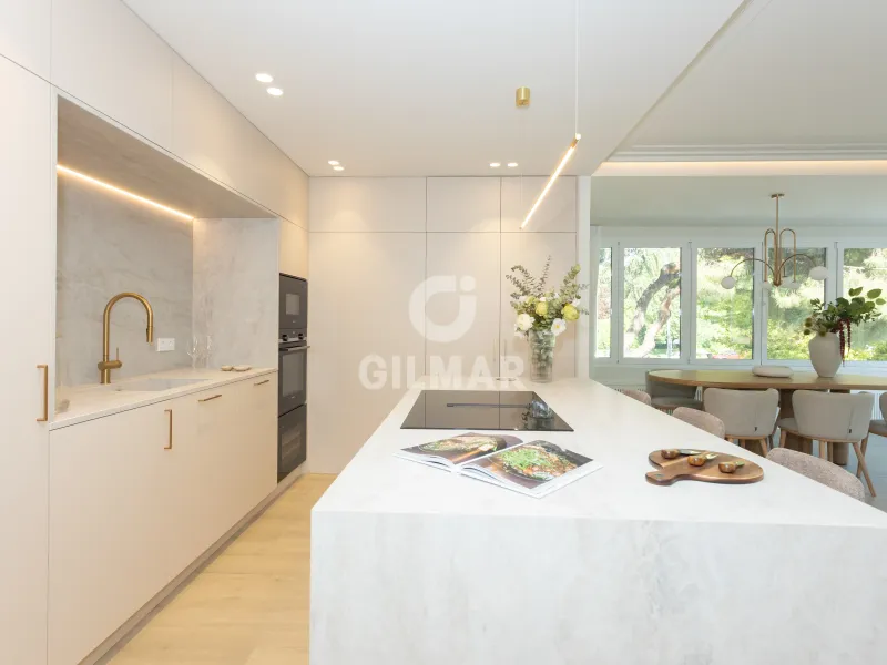 Apartment in Niño Jesús - Madrid