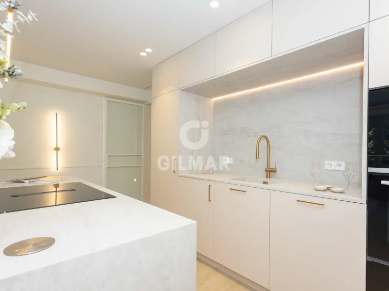 Apartment in Niño Jesús - Madrid