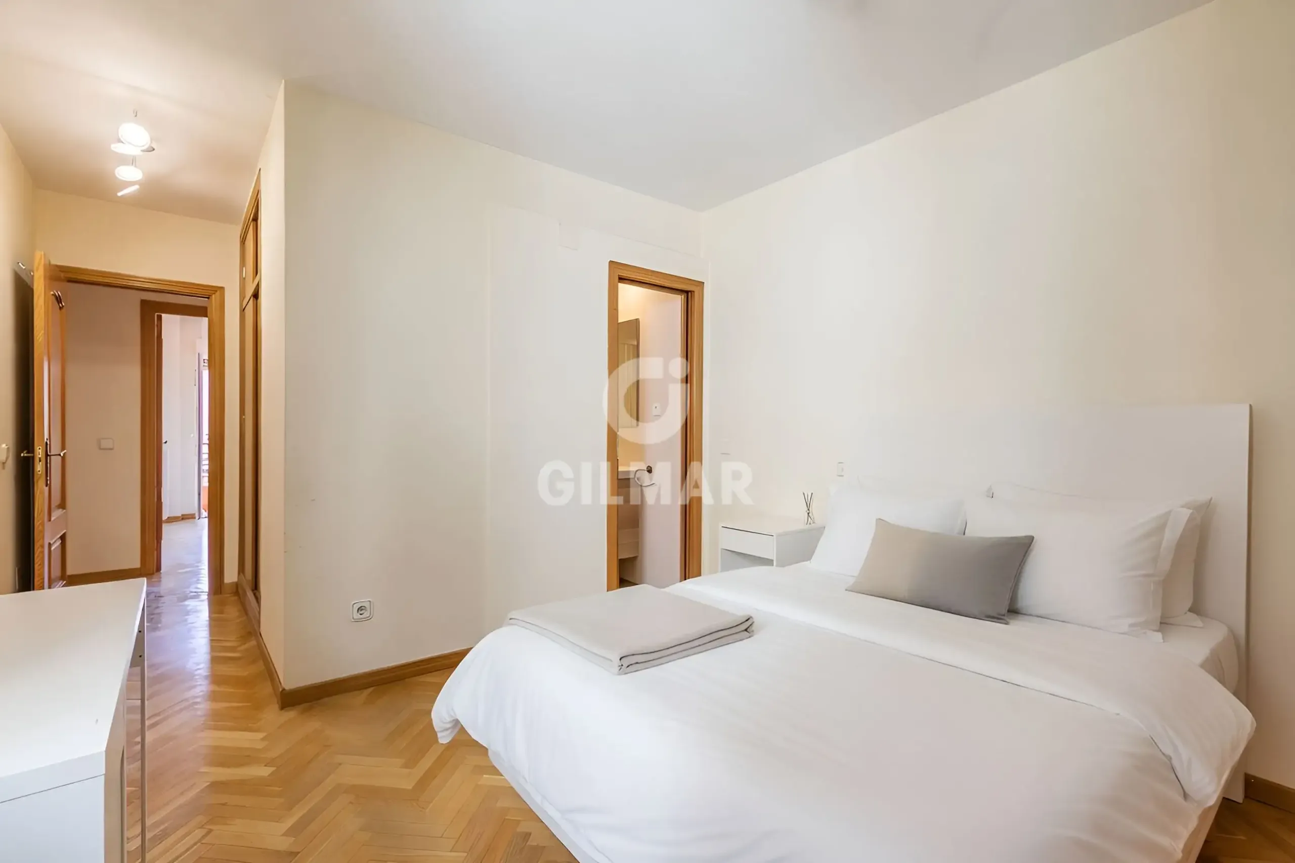 Apartment in Cuatro Caminos - Madrid