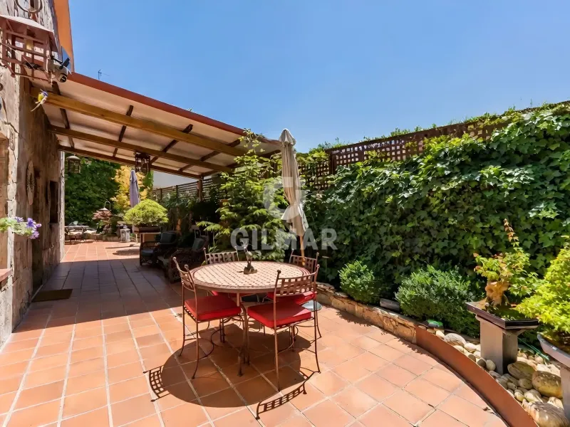 Villa in Apostol Santiago - Madrid