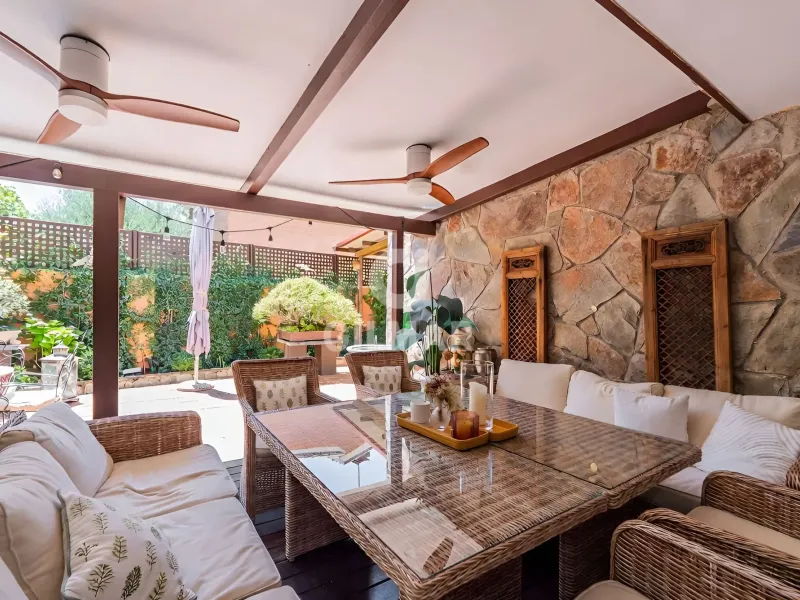 Villa in Apostol Santiago - Madrid