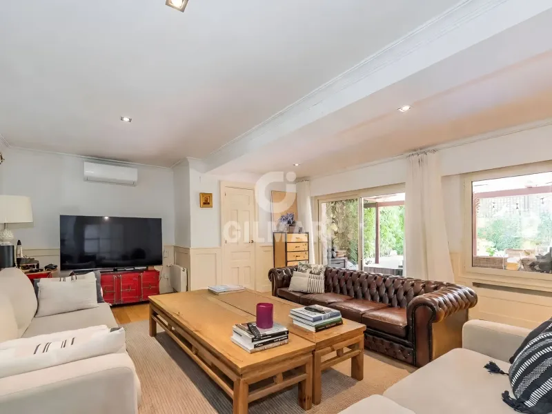 Villa in Apostol Santiago - Madrid