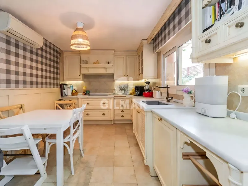 Villa in Apostol Santiago - Madrid
