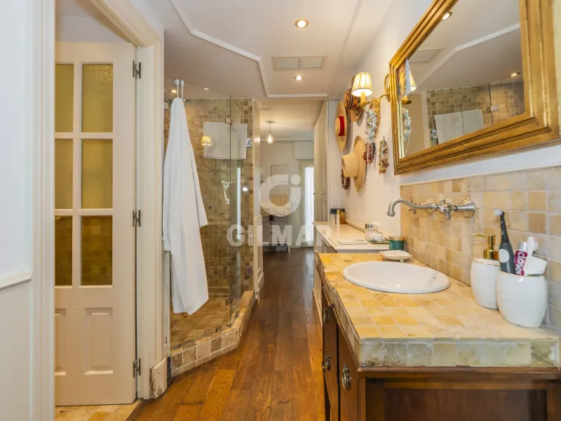 Villa in Apostol Santiago - Madrid