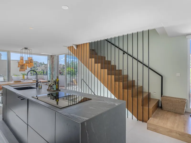 Situated in the sought-after urbanisation of Arco Iris in Altos de Puente Romano, this exceptional townhouse offers a rare opportunity to own one of the most spacious homes within the community. Set in the heart of Marbella's Golden Mile, just a short wal
