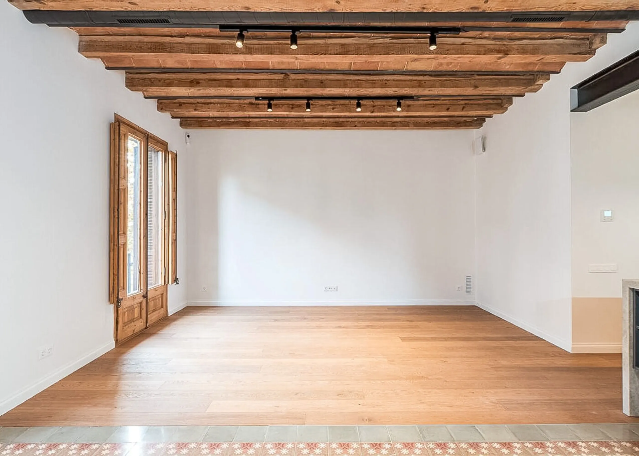 Renovated 3-Bedroom Apartment in Eixample, Barcelona