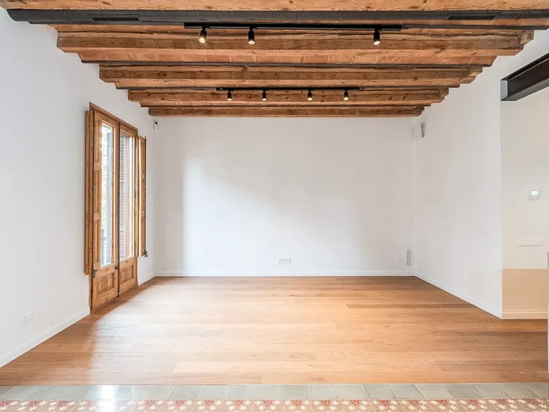 Renovated 3-Bedroom Apartment in Eixample, Barcelona