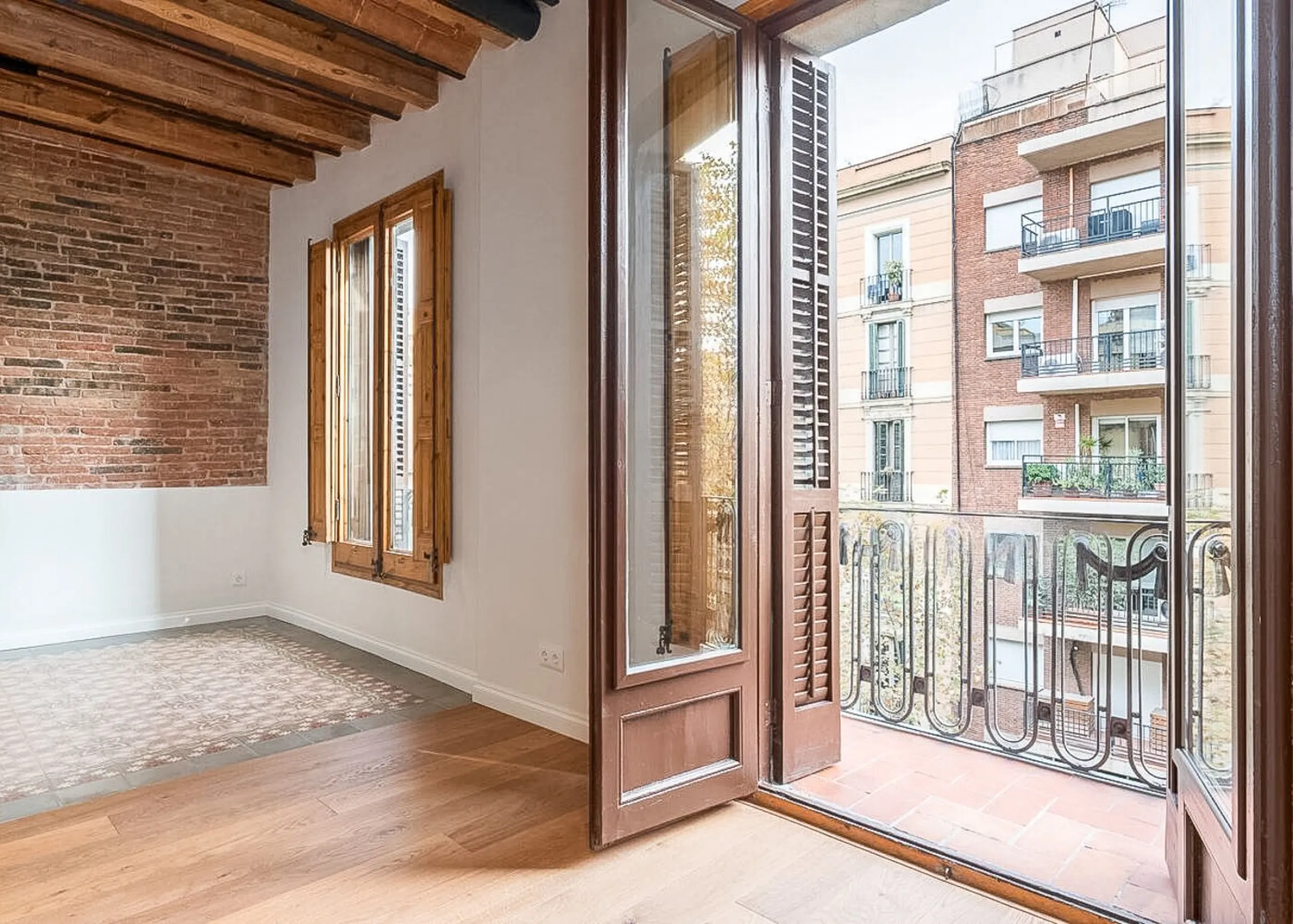 Renovated 3-Bedroom Apartment in Eixample, Barcelona
