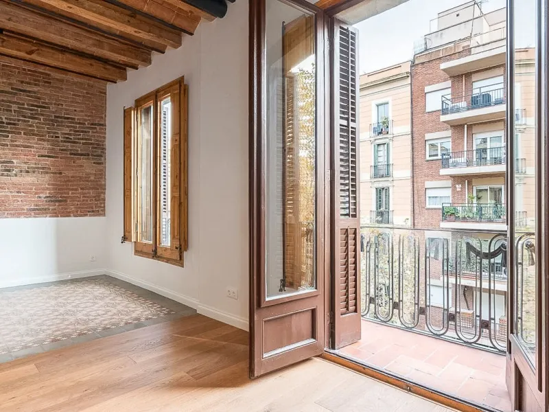Renovated 3-Bedroom Apartment in Eixample, Barcelona