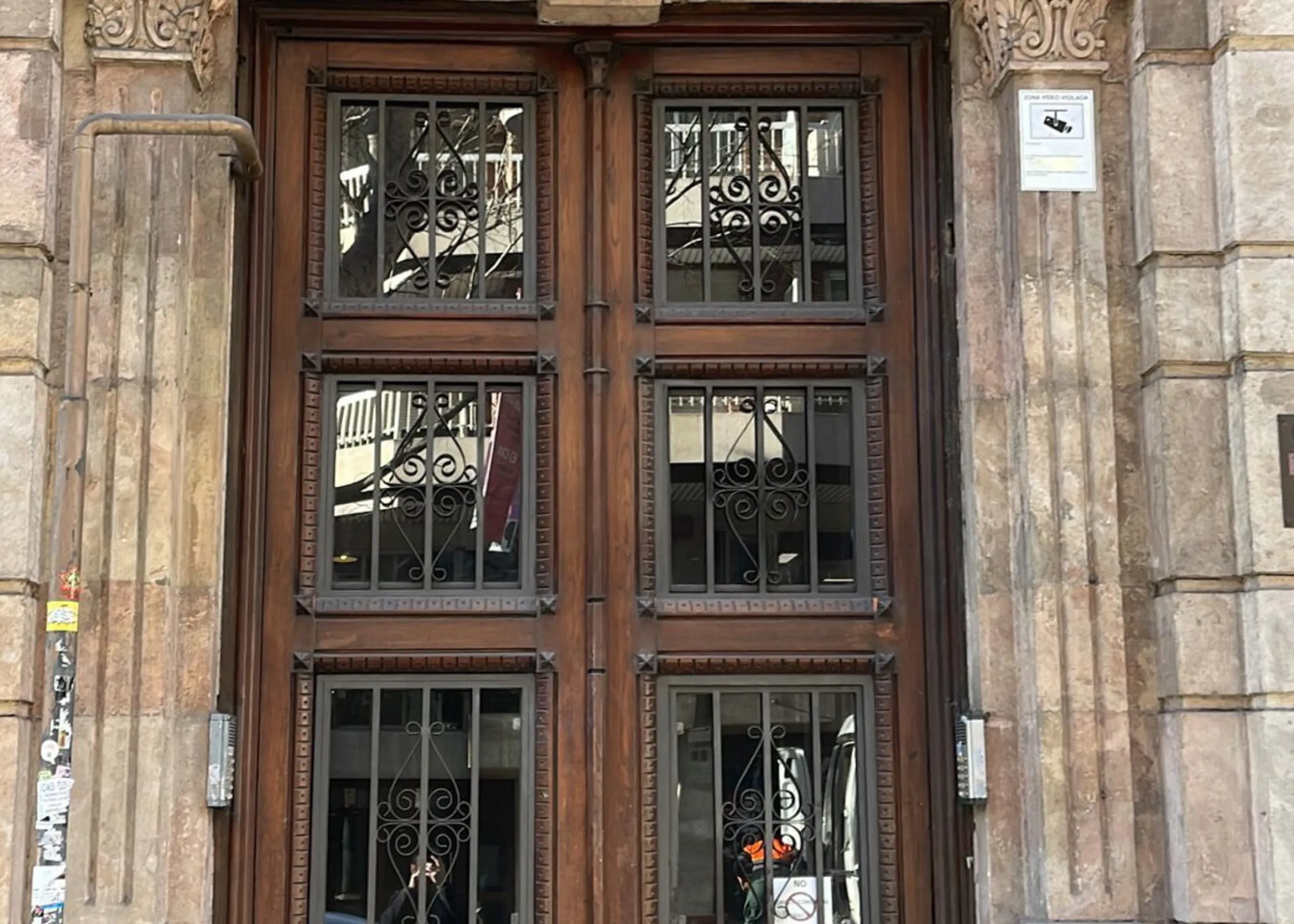 Renovated 3-Bedroom Apartment in Eixample, Barcelona