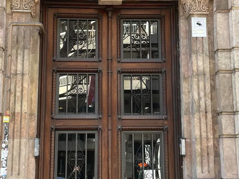 Renovated 3-Bedroom Apartment in Eixample, Barcelona