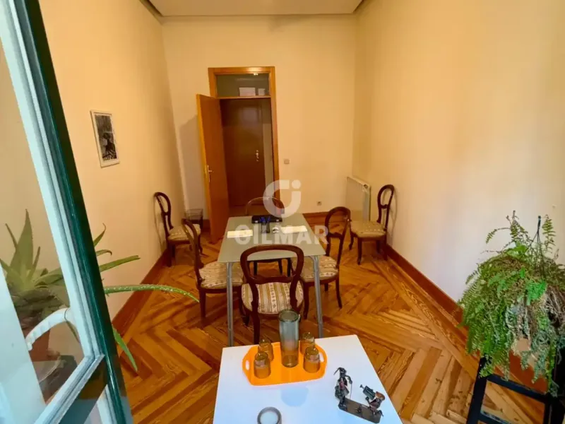 Apartment in Cortes - Madrid