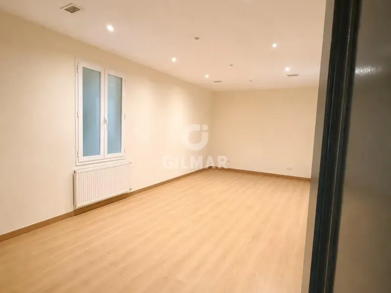 Apartment in Cortes - Madrid