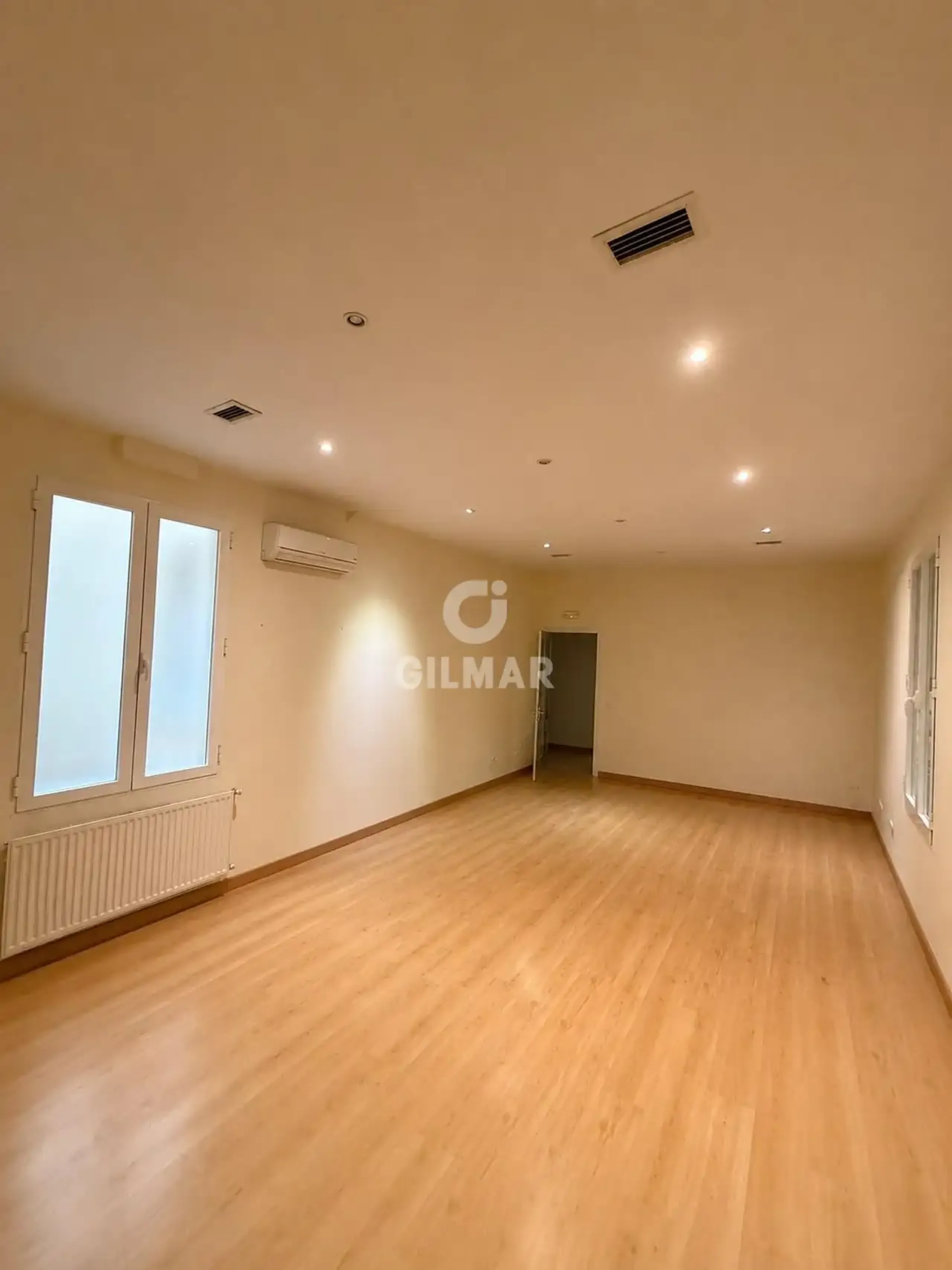 Apartment in Cortes - Madrid