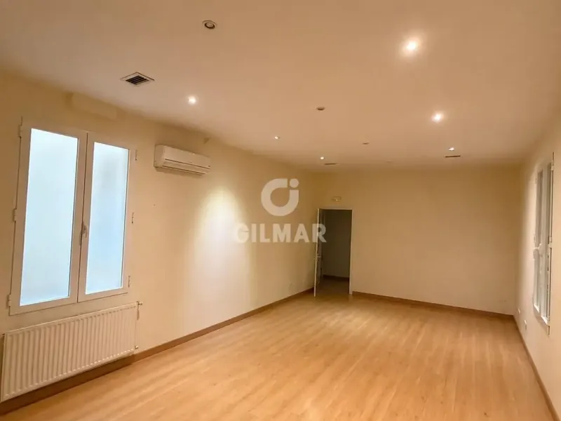 Apartment in Cortes - Madrid