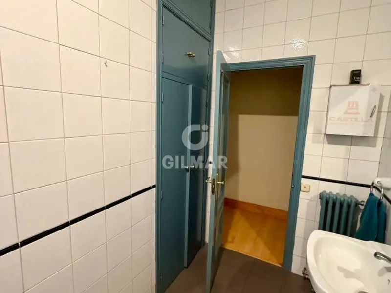 Apartment in Cortes - Madrid