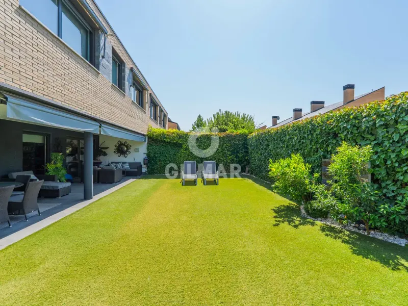 Semi-detached house in La Moraleja - Madrid