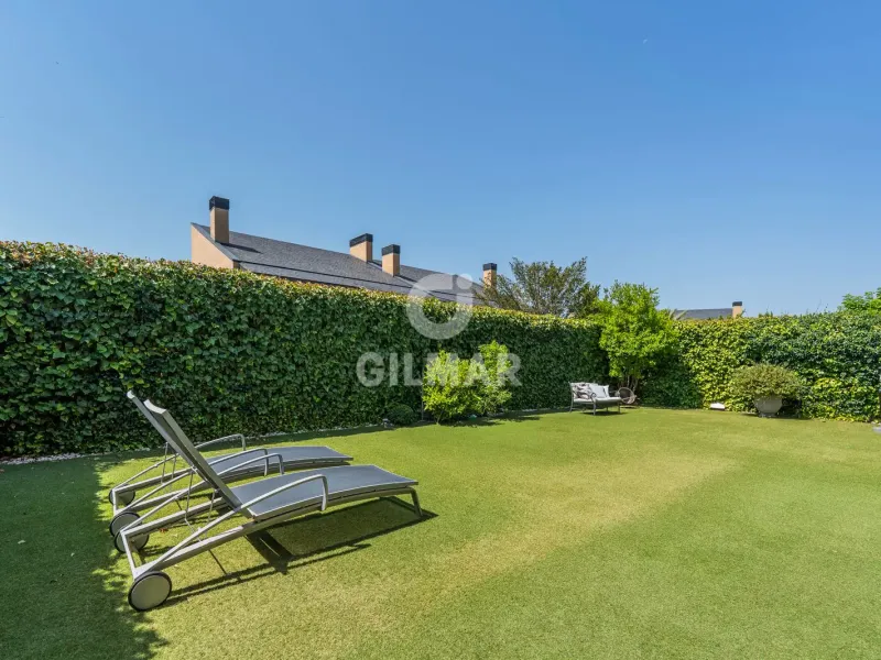 Semi-detached house in La Moraleja - Madrid