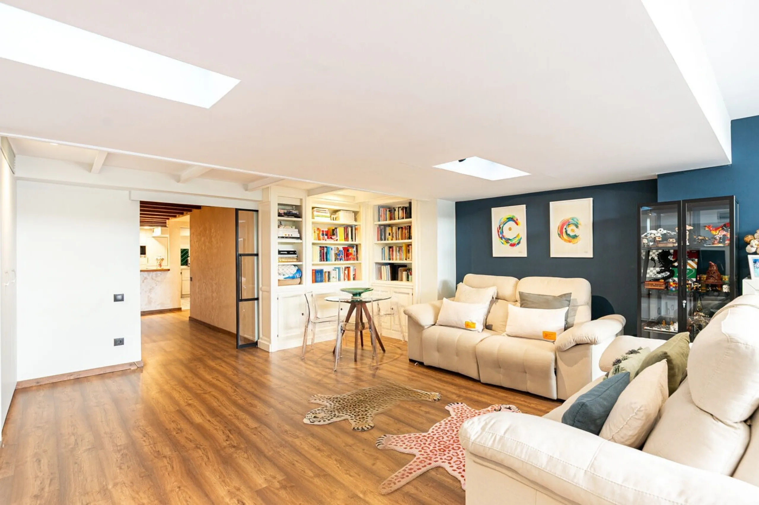 Modern Apartment with Terrace in Eixample Esquerra, Barcelona