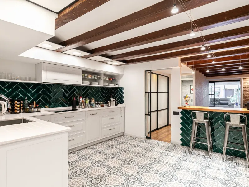Modern Apartment with Terrace in Eixample Esquerra, Barcelona