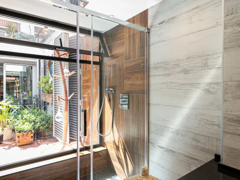 Modern Apartment with Terrace in Eixample Esquerra, Barcelona