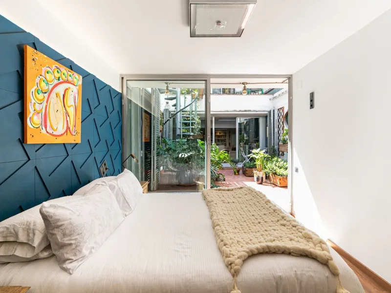 Modern Apartment with Terrace in Eixample Esquerra, Barcelona