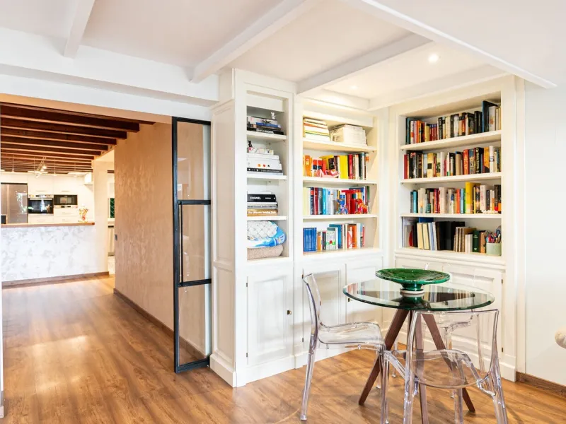 Modern Apartment with Terrace in Eixample Esquerra, Barcelona