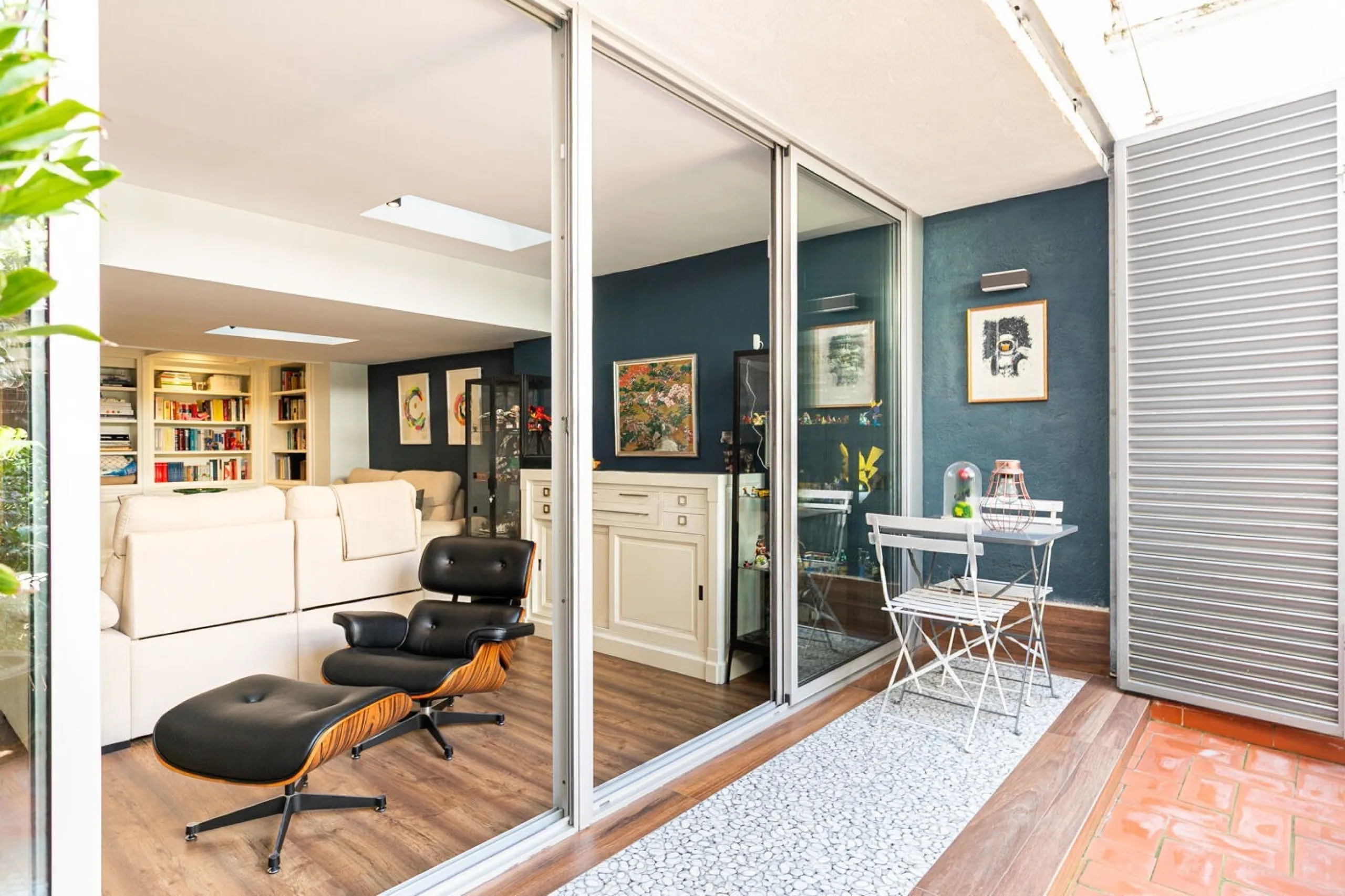 Modern Apartment with Terrace in Eixample Esquerra, Barcelona