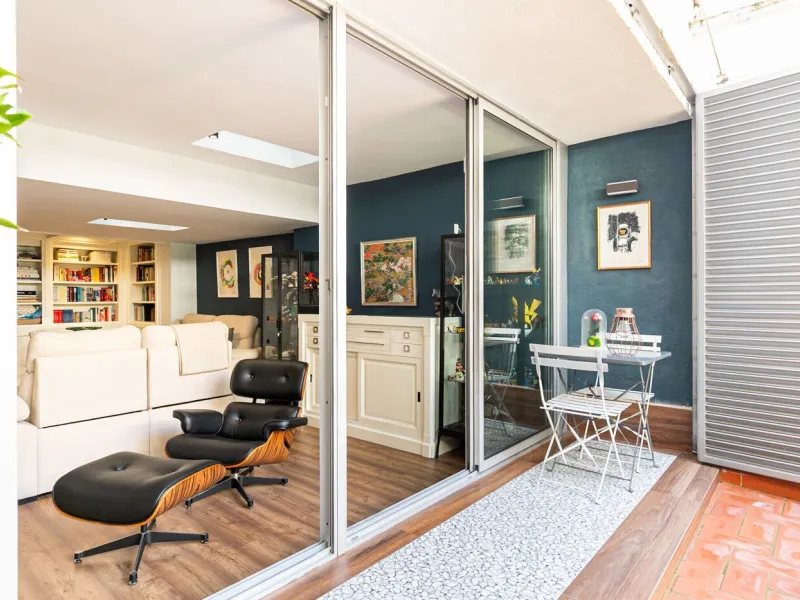 Modern Apartment with Terrace in Eixample Esquerra, Barcelona
