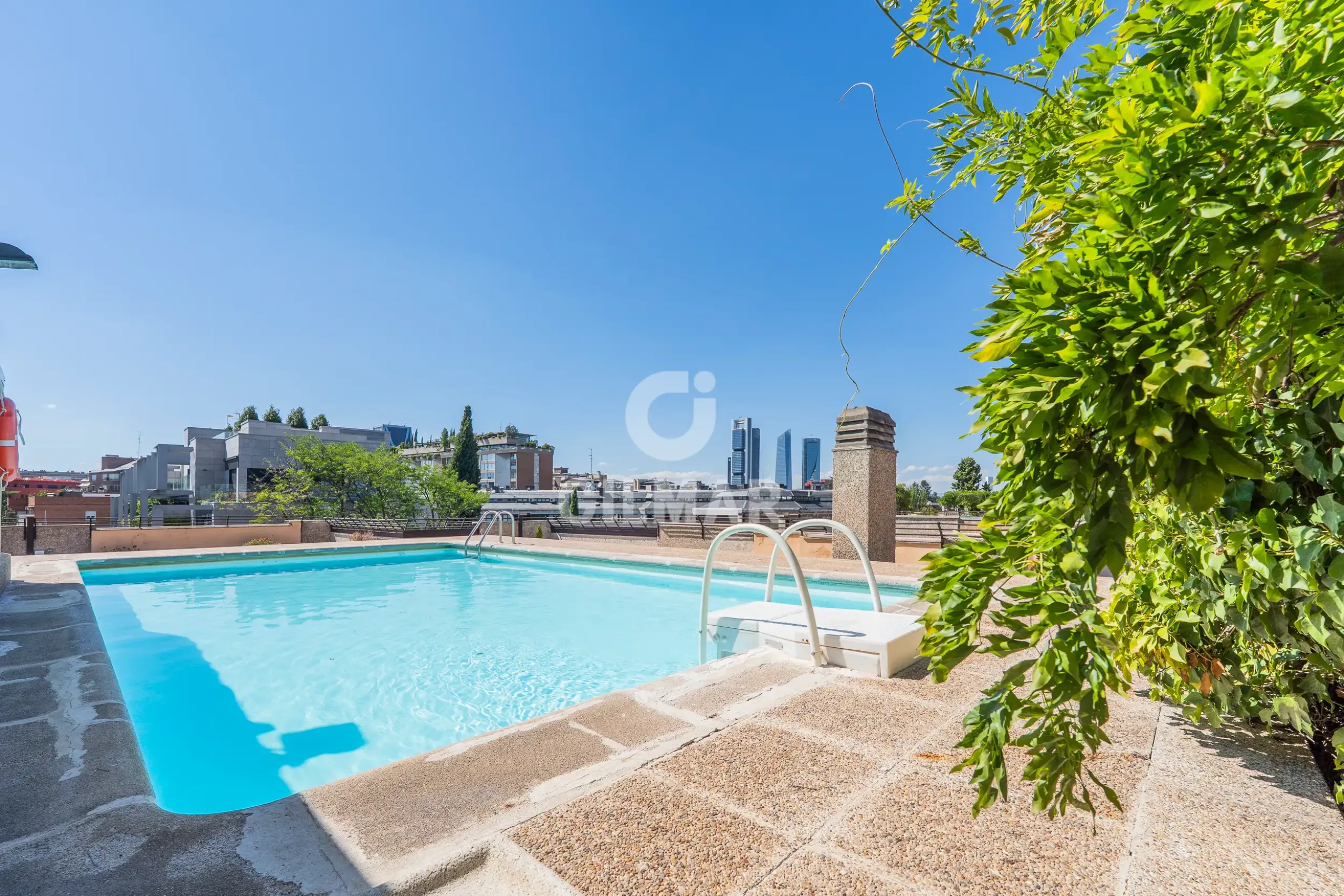 Apartment in Nueva España - Madrid