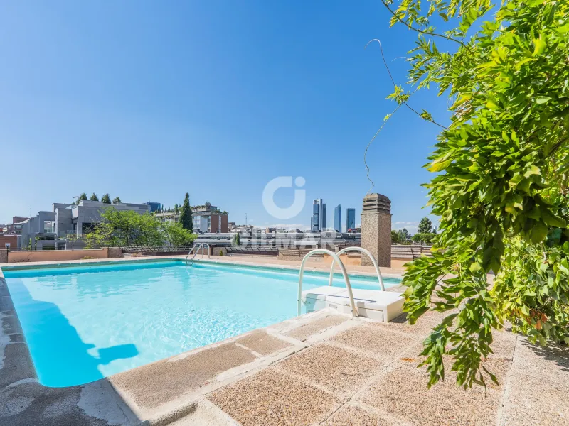 Apartment in Nueva España - Madrid
