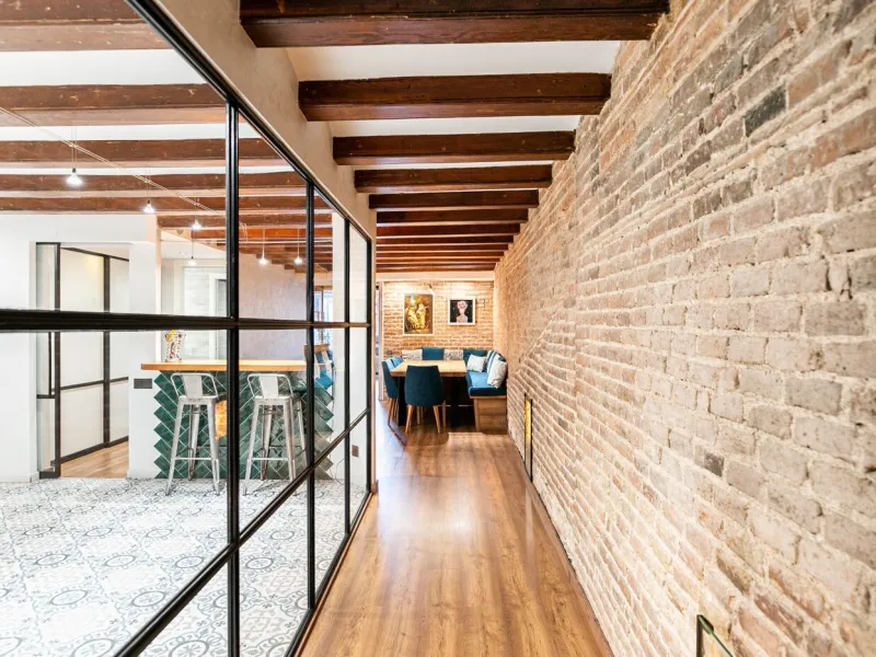 Modern Apartment with Terrace in Eixample Esquerra, Barcelona