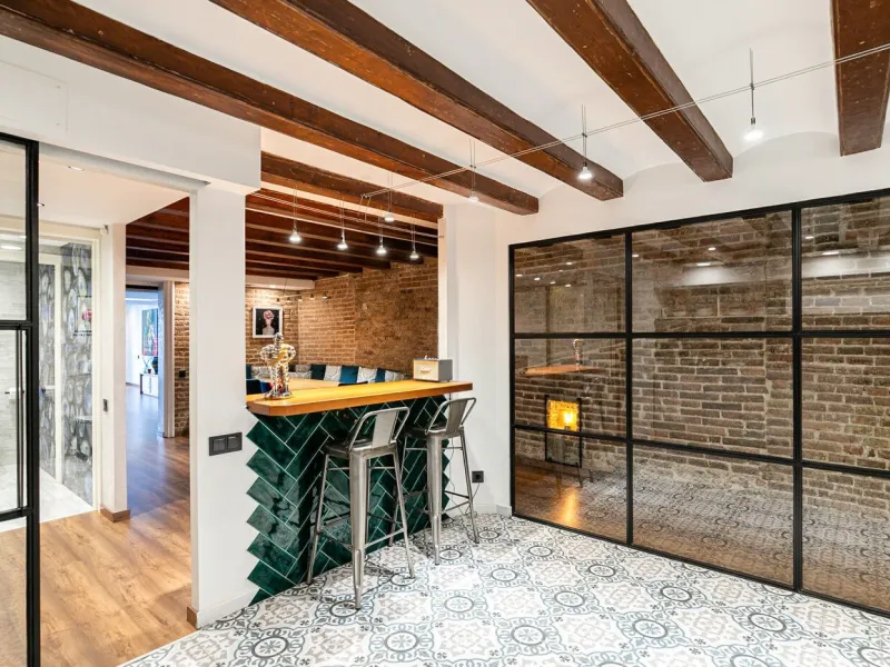 Modern Apartment with Terrace in Eixample Esquerra, Barcelona