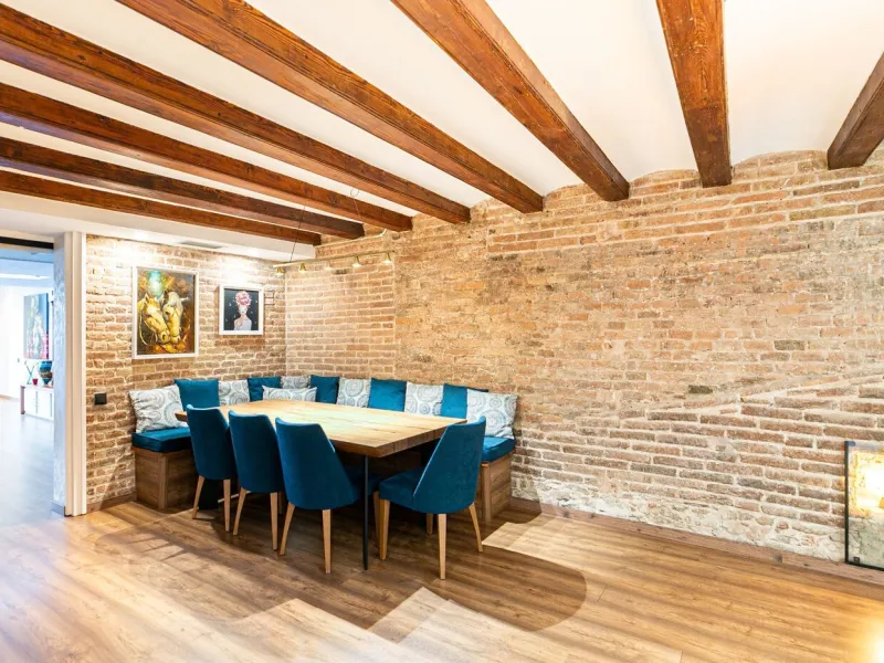 Modern Apartment with Terrace in Eixample Esquerra, Barcelona