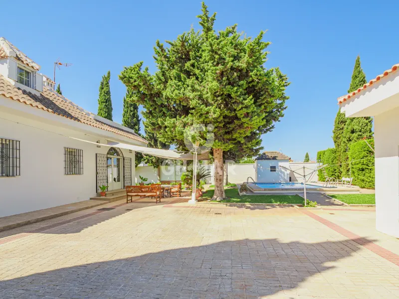 Villa in Montequinto - Sevilla