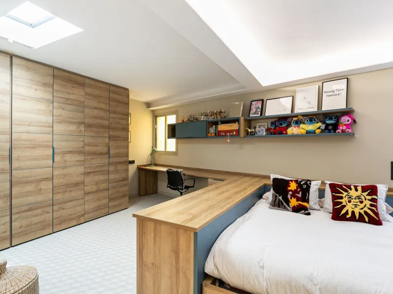 Modern Apartment with Terrace in Eixample Esquerra, Barcelona
