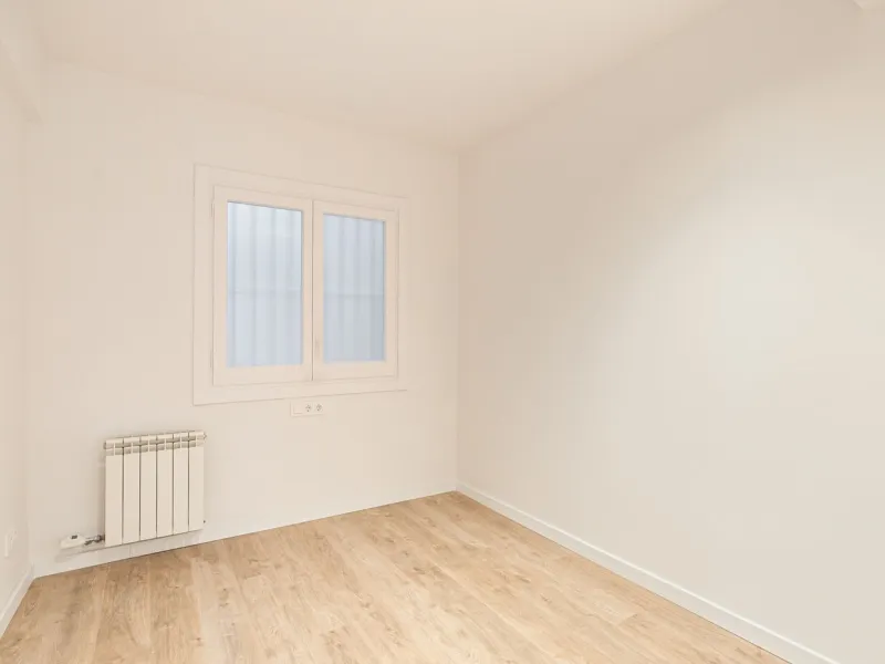 Elegant Living with Terrace in Prime Les Tres Torres Location, Barcelona