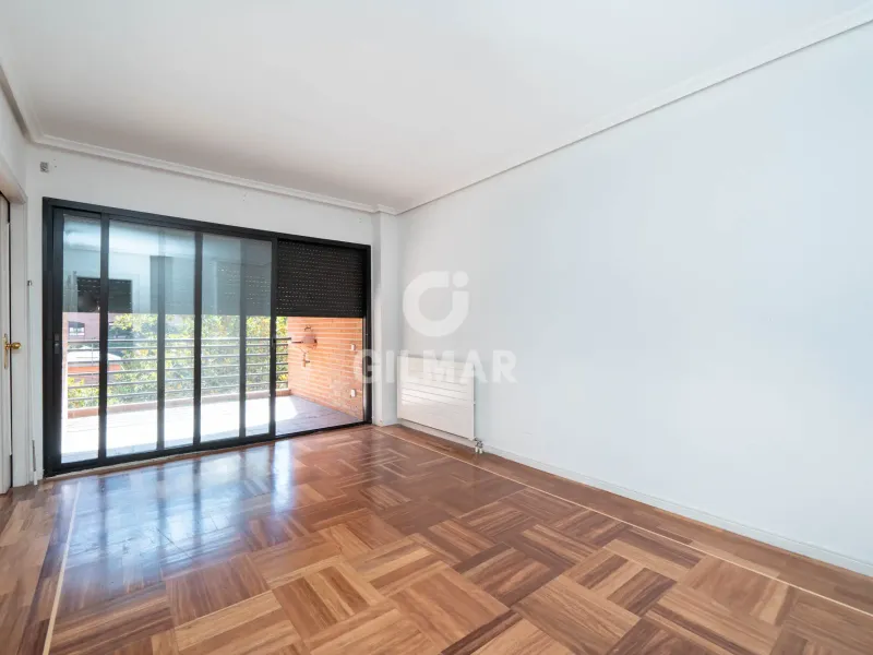 Apartment in Mirasierra - Madrid