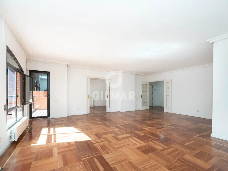 Apartment in Mirasierra - Madrid