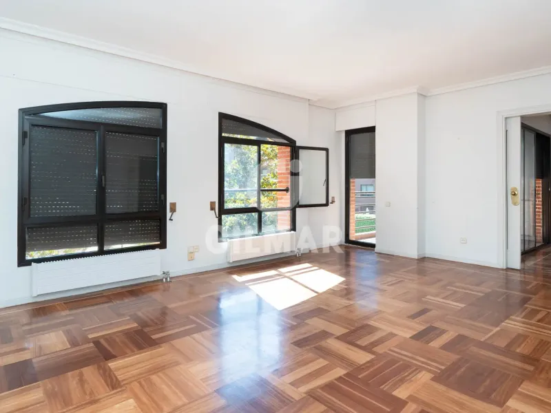 Apartment in Mirasierra - Madrid