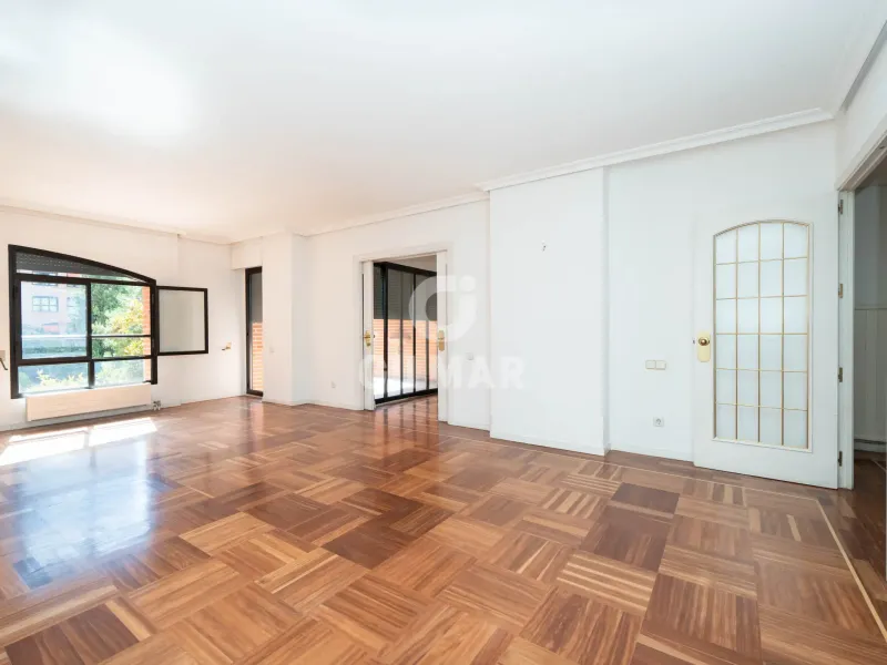 Apartment in Mirasierra - Madrid