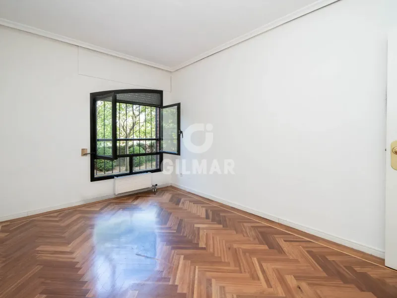 Apartment in Mirasierra - Madrid