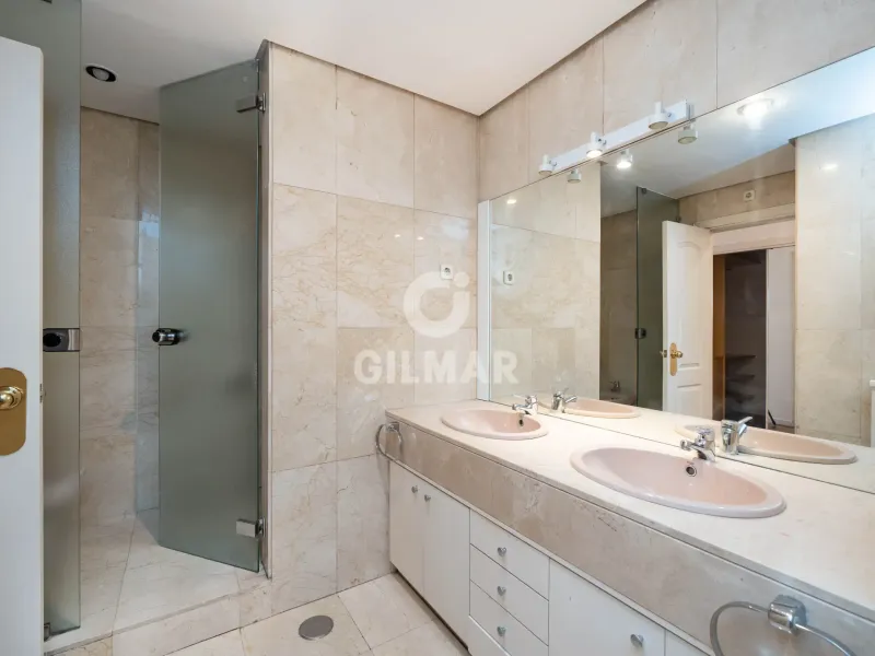 Apartment in Mirasierra - Madrid