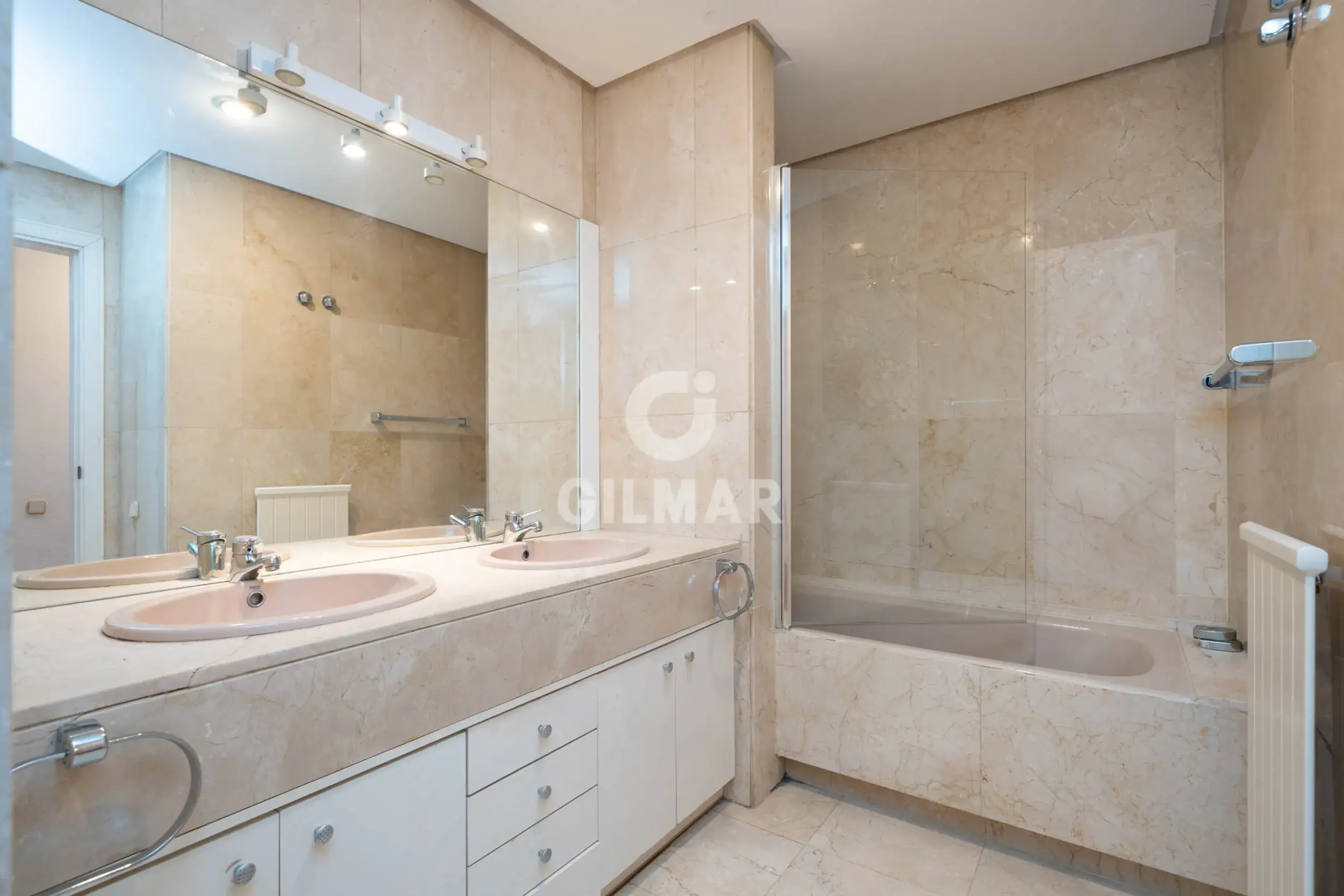 Apartment in Mirasierra - Madrid