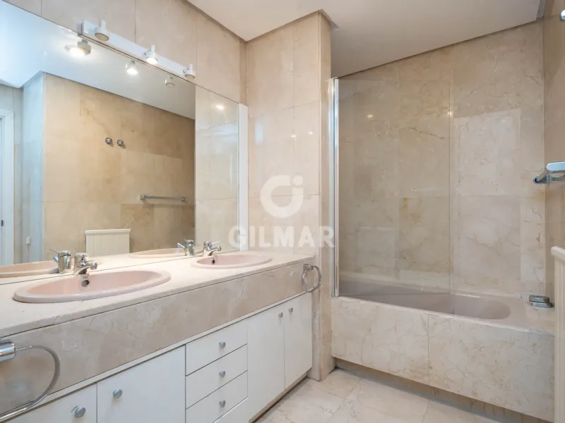 Apartment in Mirasierra - Madrid