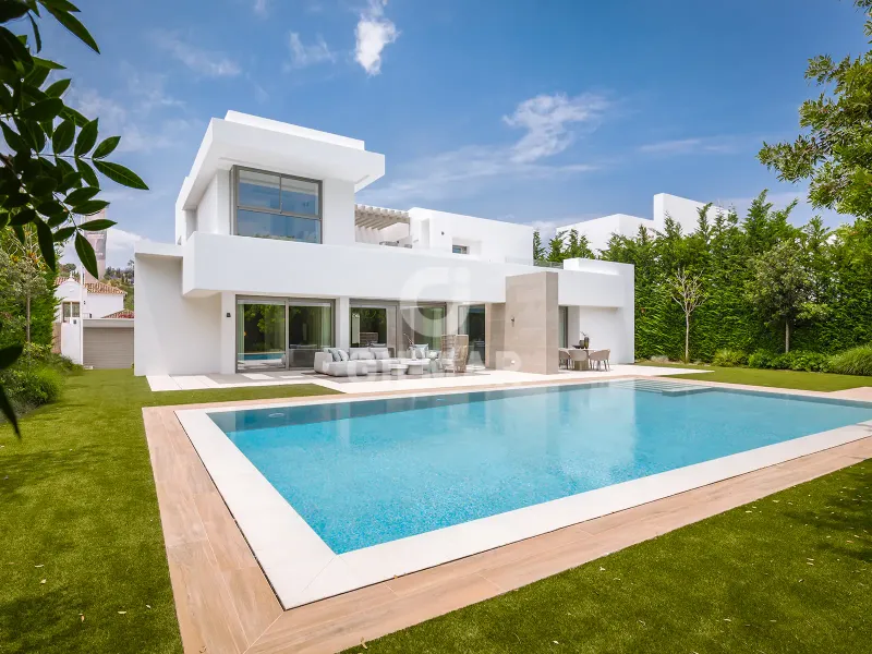 Villa in Estepona Este - Málaga