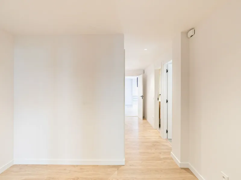 Elegant Living with Terrace in Prime Les Tres Torres Location, Barcelona