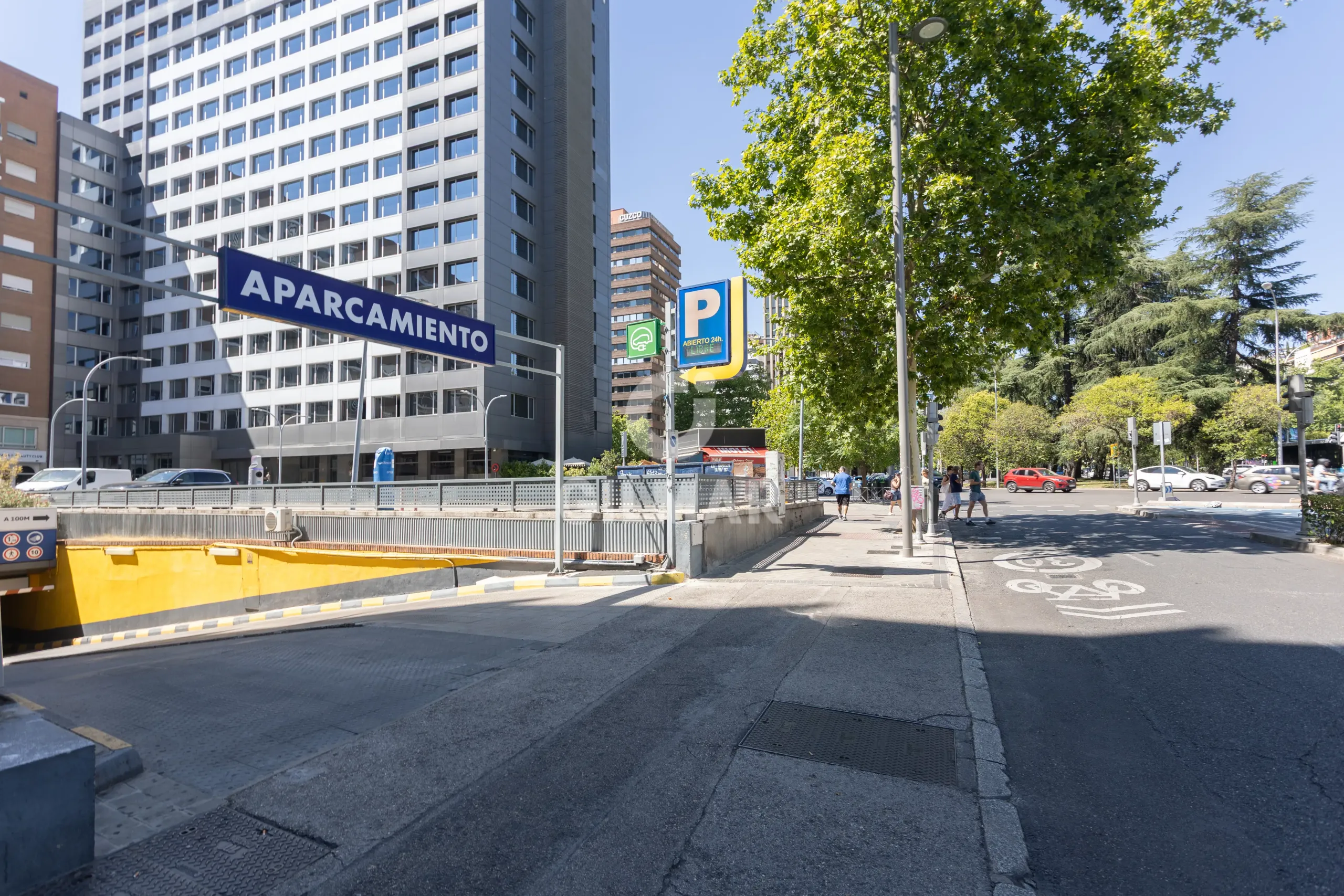 Apartment in Castellana-Orense - Madrid
