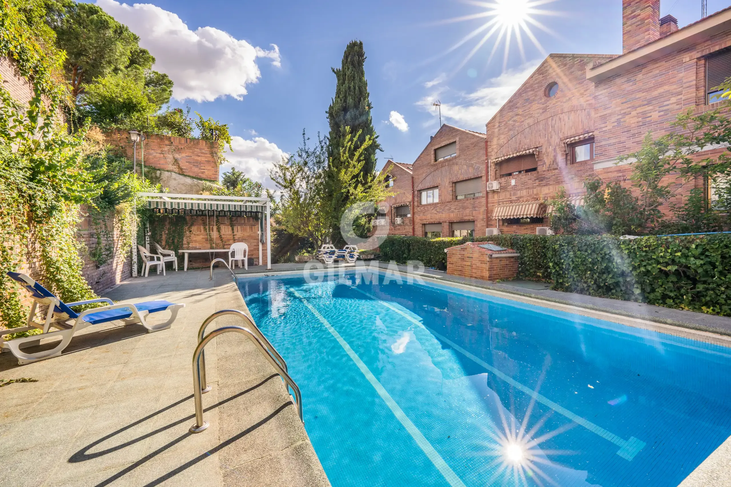 Semi-detached house in Peñagrande - Madrid