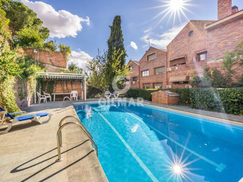 Semi-detached house in Peñagrande - Madrid